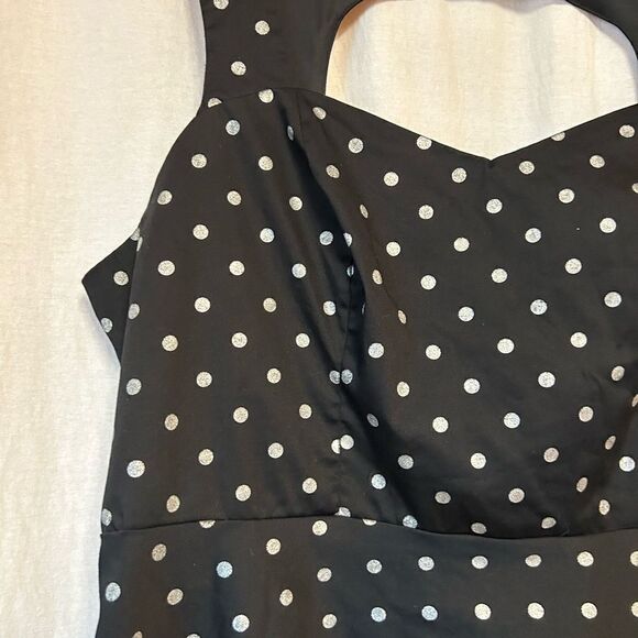 Torrid size 3 black white polka dots camisole zipper ruffled bottom - Picture 5 of 9